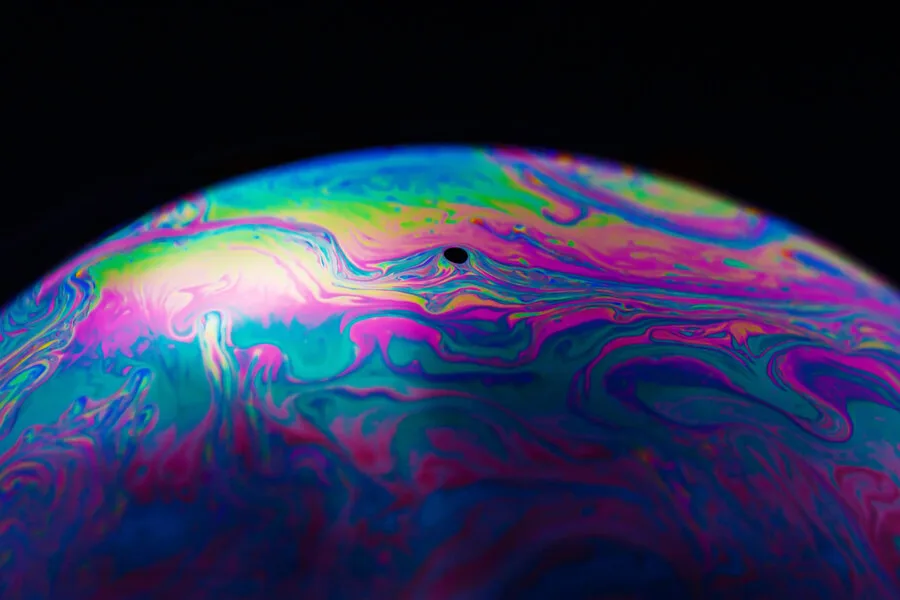 Que es tráfico orgánico en marketing - Diseño abstracto con ondas de colores brillantes